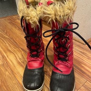 SOREL winter waterproof red boots w/faux fur
